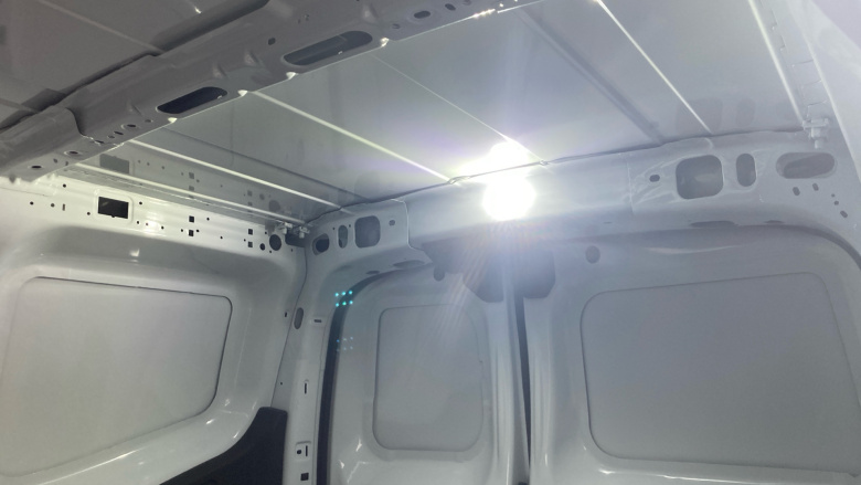 Ford Transit Courier E-Transit Courier 100kW 43kWh Limited Van Auto